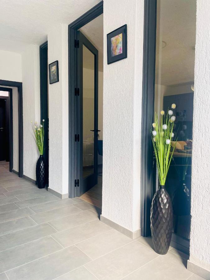 קאנפאנאר Modern Apartment With Fireplace & Stylish Kitchen מראה חיצוני תמונה